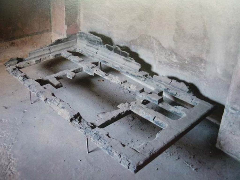 III.13, Herculaneum. Wooden bed found in the upper apartment.
Photo with kind permission of Prof. Andrew Wallace-Hadrill.
See Wallace-Hadrill, A. (2011). Herculaneum, Past and Future. London, Frances Lincoln Ltd., (p.264)